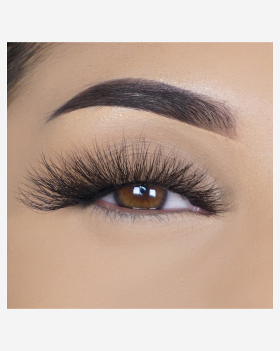 The Natural Flirt Lash Extensions Strip